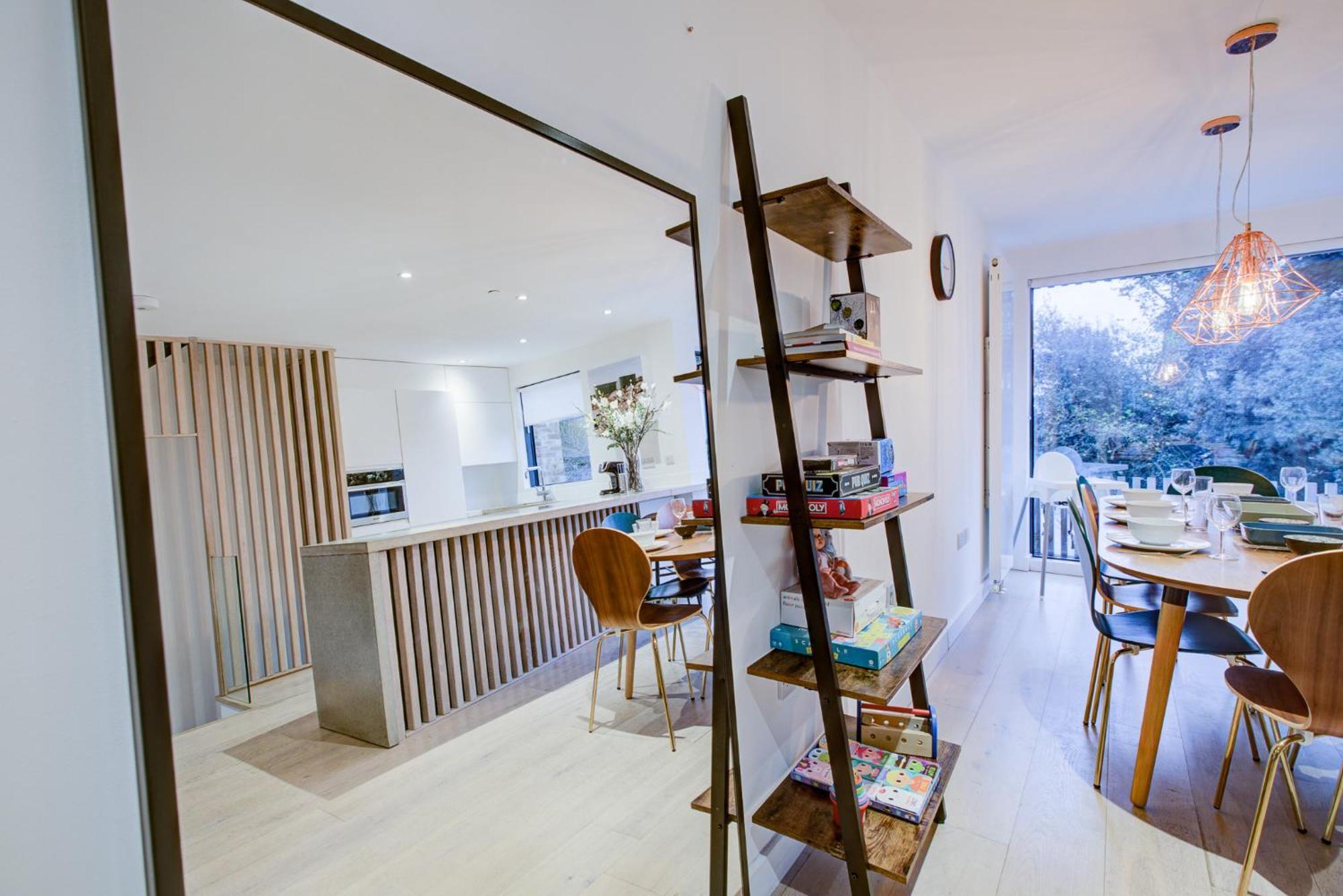 Neoteric Home Wimbledon Village Лондон Екстер'єр фото