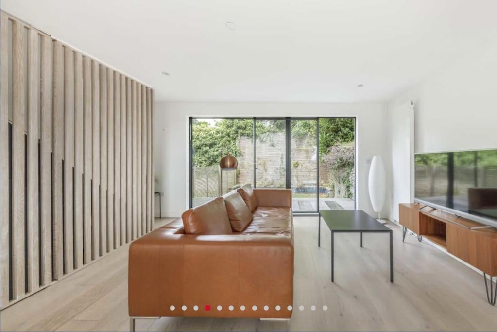 Neoteric Home Wimbledon Village Лондон Екстер'єр фото
