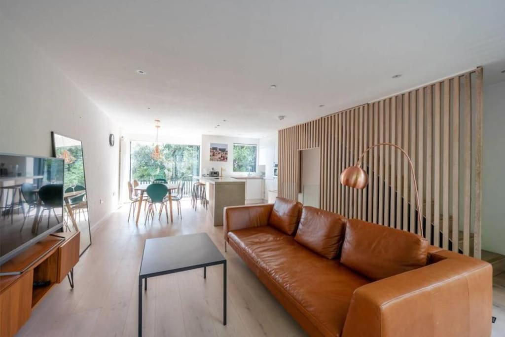 Neoteric Home Wimbledon Village Лондон Екстер'єр фото